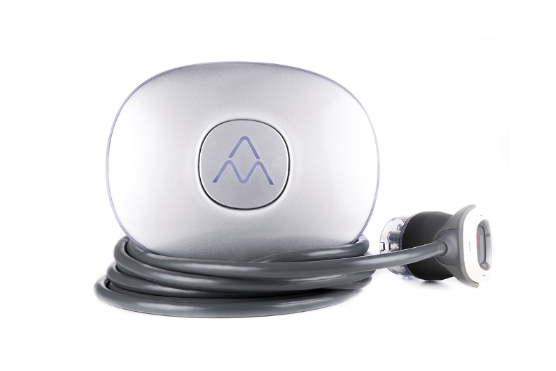 Charging station, electric vehicle 