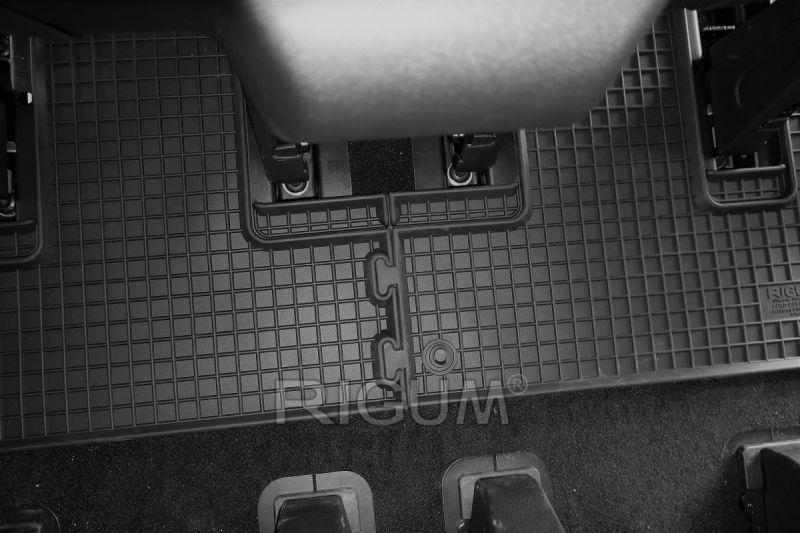 Non-skid Inset Mat Ford Custom (Tourneo) 3.rida 18-24