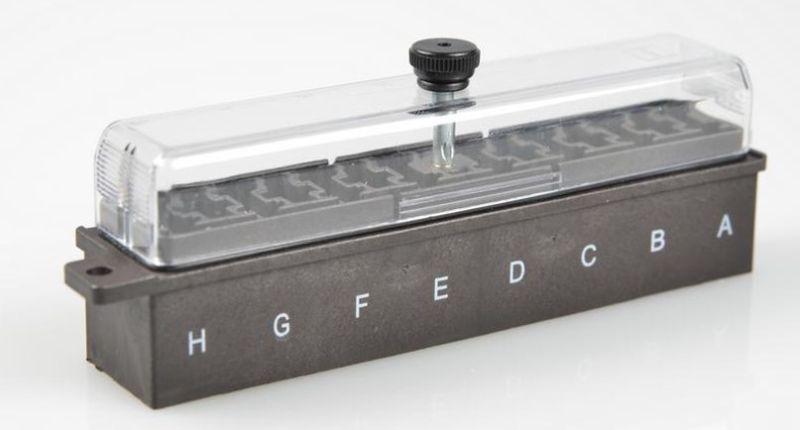 Fuse Holder 8 kaitsmele, kruvikaanega