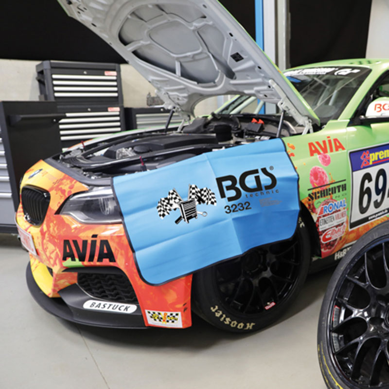 Wing Protector Magnetic Fender Cover, 79x59 cm