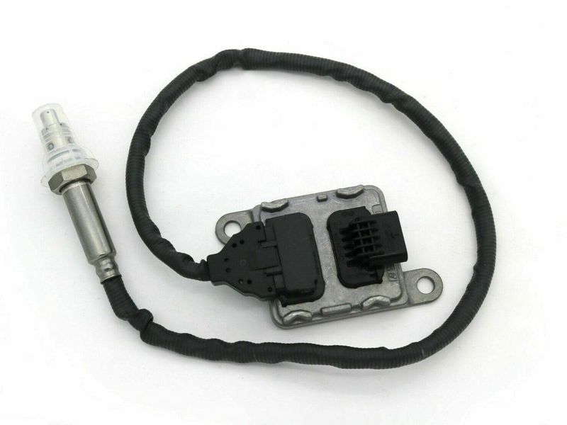 NOX Sensor, urea injection MERCEDES-BENZ - 000 905 81 11